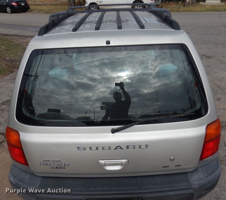 image for item KJ9010 2000 Subaru Forester  SUV