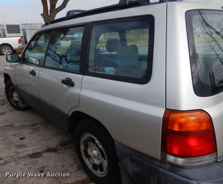 image for item KJ9010 2000 Subaru Forester  SUV
