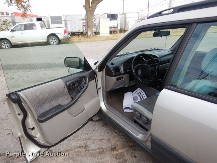 image for item KJ9010 2000 Subaru Forester  SUV