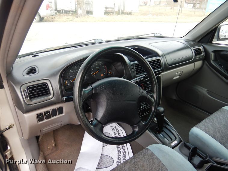 image for item KJ9010 2000 Subaru Forester  SUV