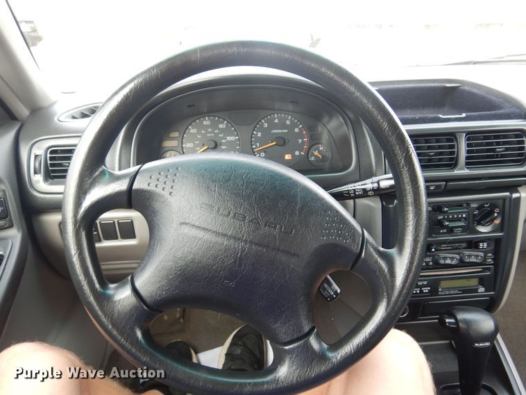 image for item KJ9010 2000 Subaru Forester  SUV