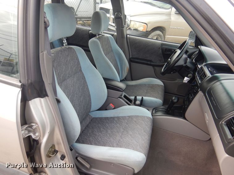 image for item KJ9010 2000 Subaru Forester  SUV