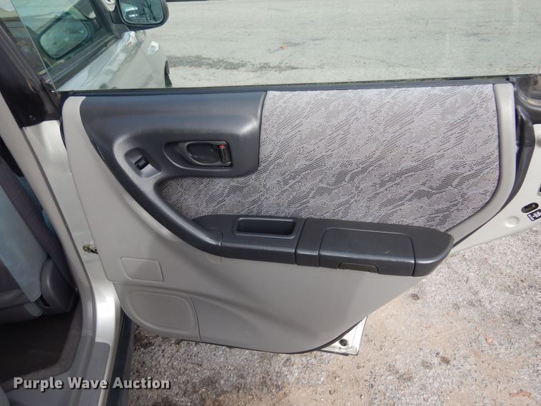 image for item KJ9010 2000 Subaru Forester  SUV