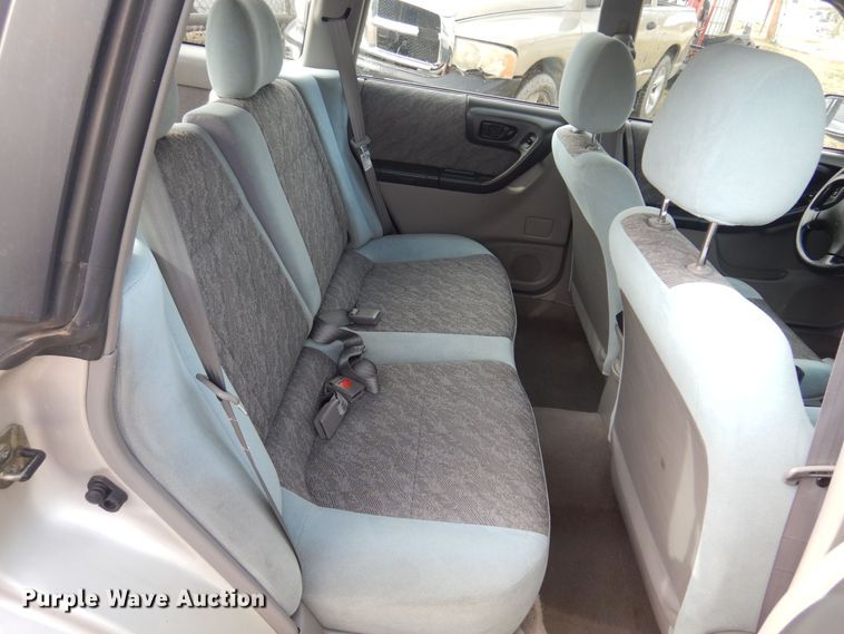 image for item KJ9010 2000 Subaru Forester  SUV