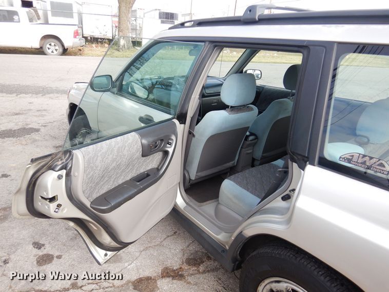 image for item KJ9010 2000 Subaru Forester  SUV