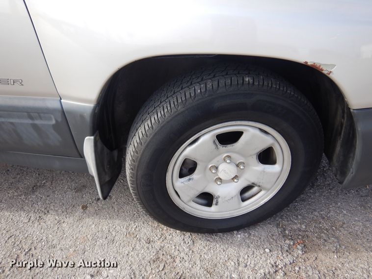 image for item KJ9010 2000 Subaru Forester  SUV