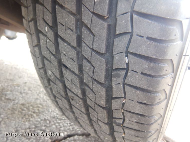 image for item KJ9010 2000 Subaru Forester  SUV