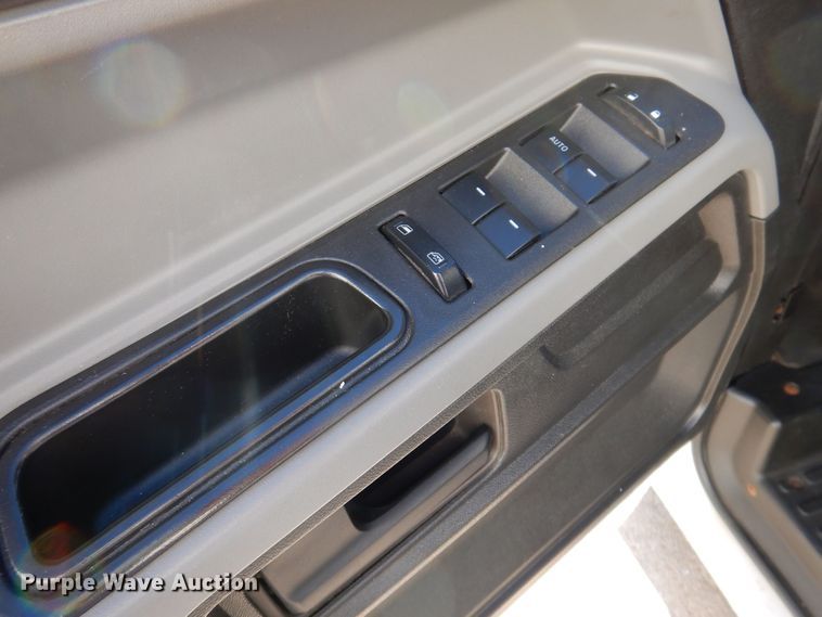 image for item KP9471 2014 VPG MV-1  handicap accessible van