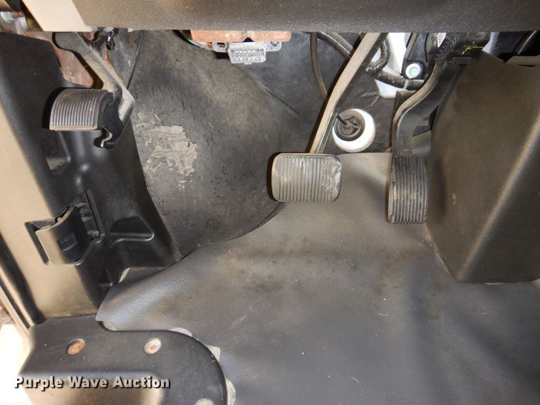 image for item KP9471 2014 VPG MV-1  handicap accessible van