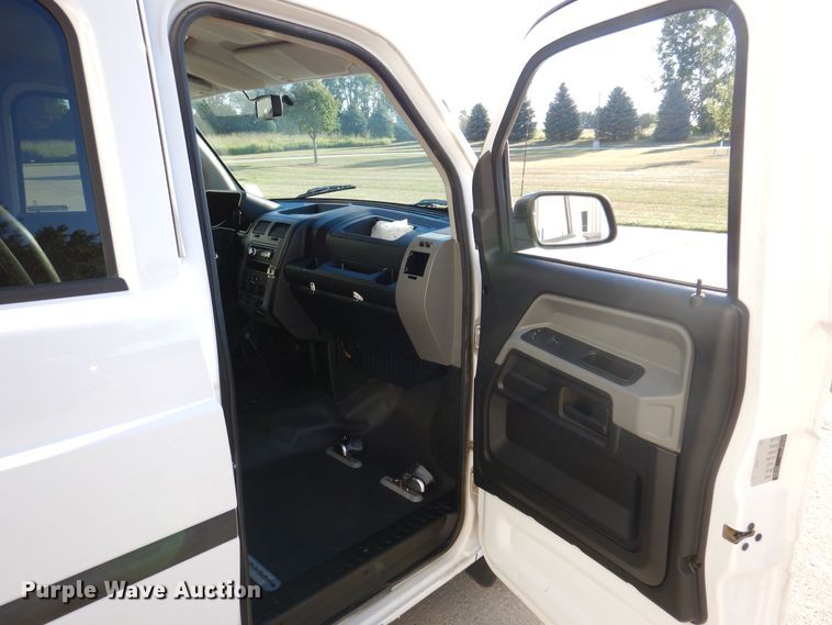 image for item KP9471 2014 VPG MV-1  handicap accessible van
