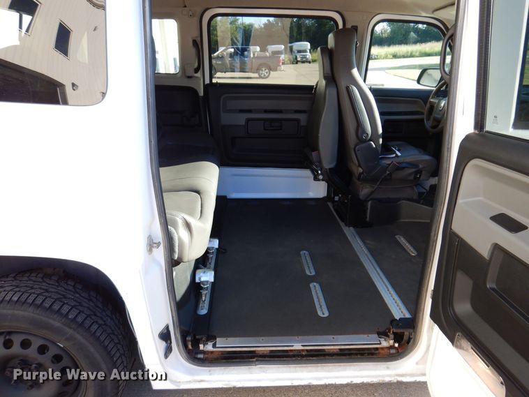 image for item KP9471 2014 VPG MV-1  handicap accessible van