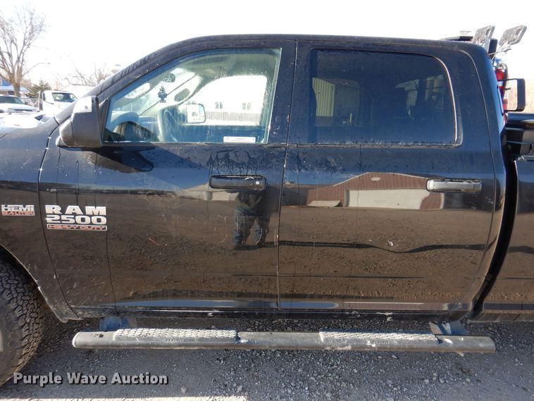 image for item KW9639 2017 Dodge Ram 2500HD  Crew Cab pickup truck