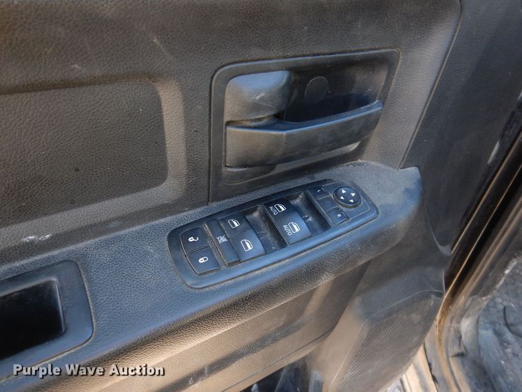 image for item KW9639 2017 Dodge Ram 2500HD  Crew Cab pickup truck