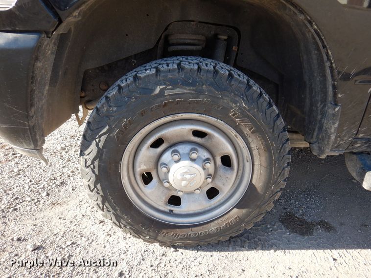 image for item KW9639 2017 Dodge Ram 2500HD  Crew Cab pickup truck