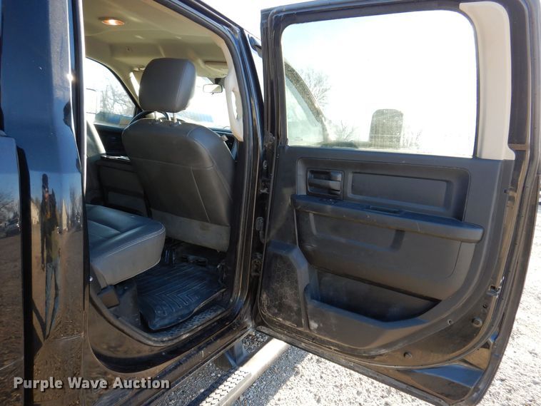 image for item KW9641 2017 Dodge Ram 2500HD  Crew Cab pickup truck