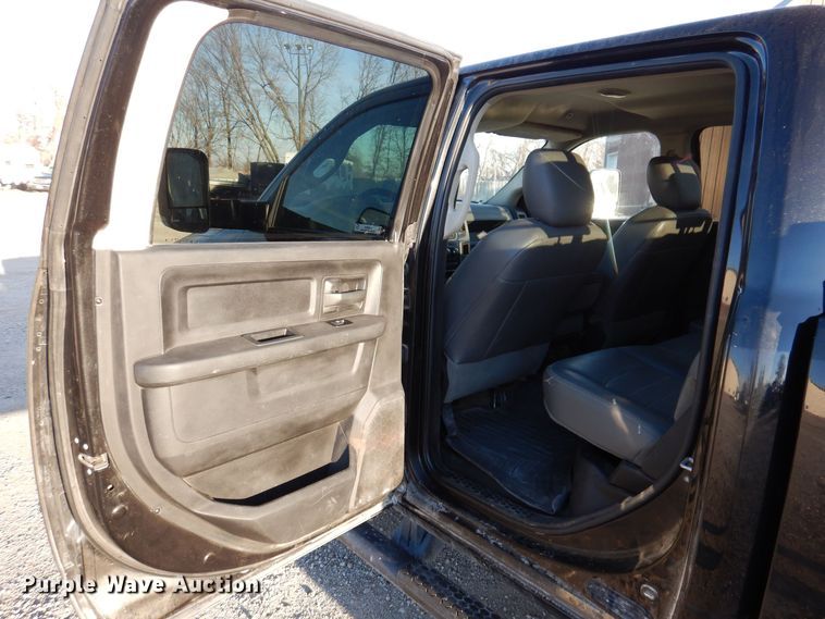 image for item KW9644 2017 Dodge Ram 2500HD  Crew Cab pickup truck