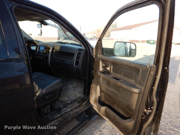 image for item KW9645 2017 Dodge Ram 2500HD  Crew Cab pickup truck