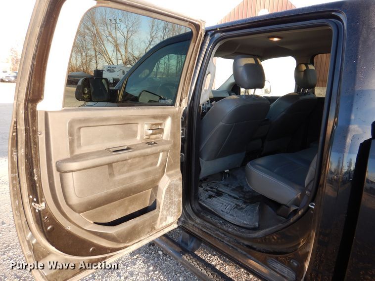 image for item KW9645 2017 Dodge Ram 2500HD  Crew Cab pickup truck