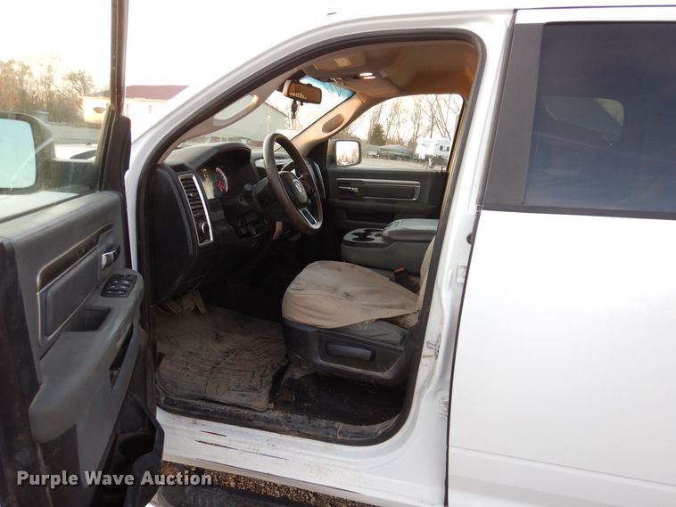 image for item KW9648 2016 Dodge Ram 2500HD  Crew Cab pickup truck