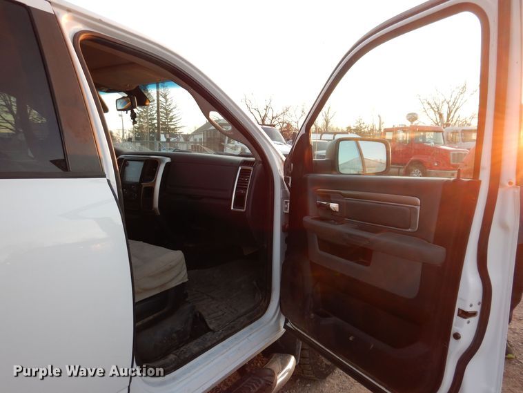 image for item KW9648 2016 Dodge Ram 2500HD  Crew Cab pickup truck