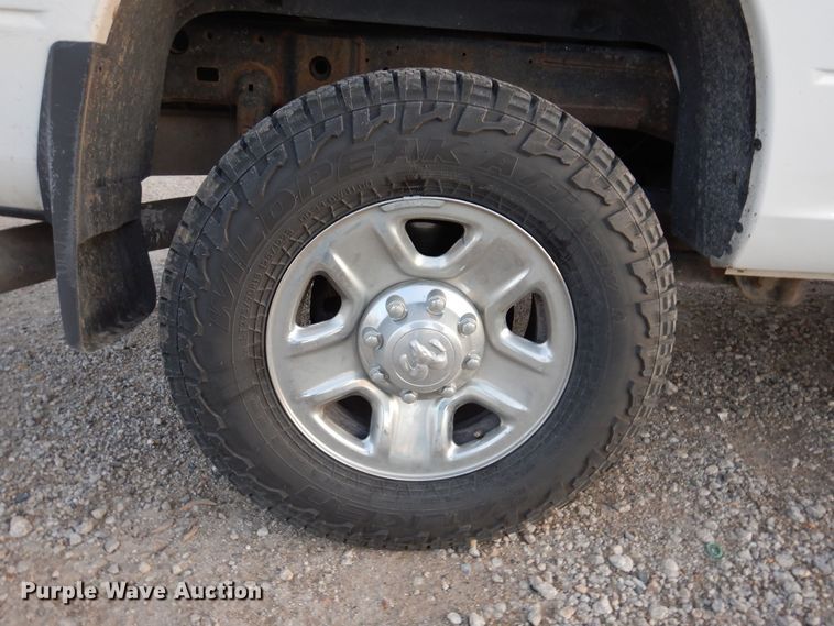 image for item KW9648 2016 Dodge Ram 2500HD  Crew Cab pickup truck