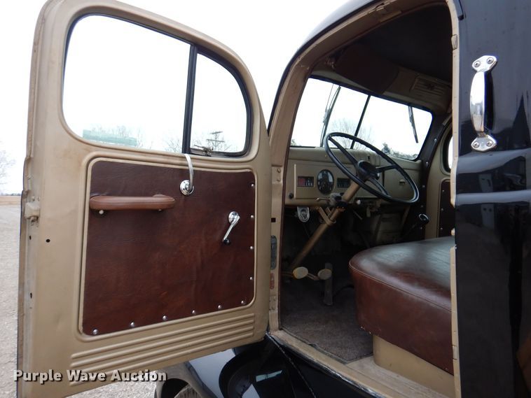 image for item KW9694 1947 Dodge WFMA38  flatbed truck