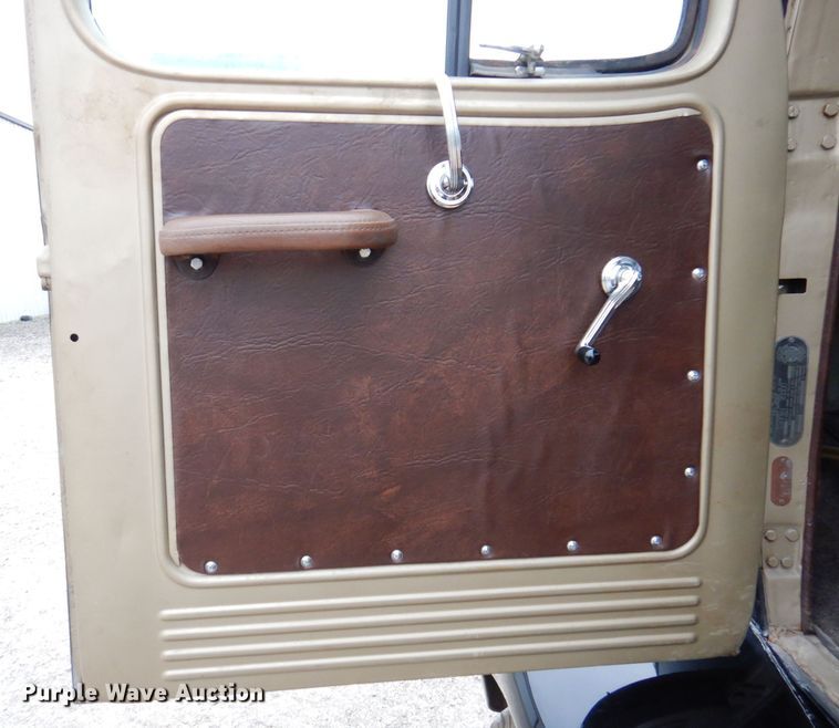 image for item KW9694 1947 Dodge WFMA38  flatbed truck