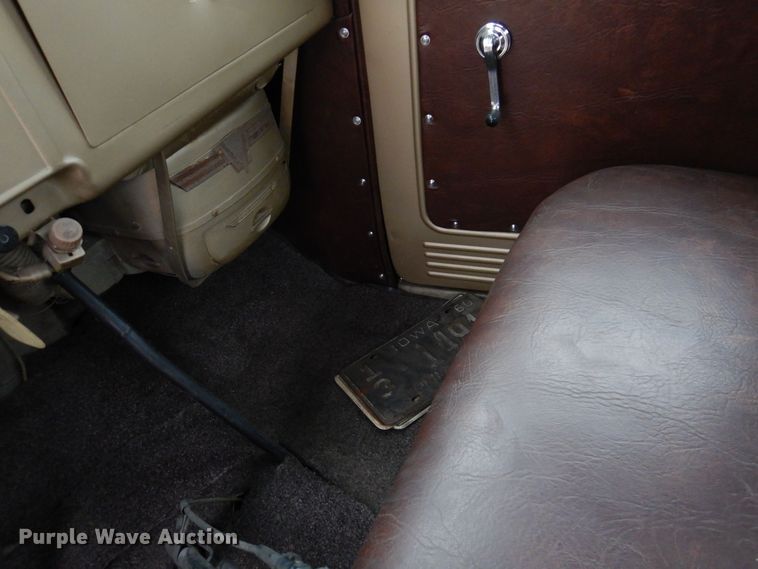 image for item KW9694 1947 Dodge WFMA38  flatbed truck