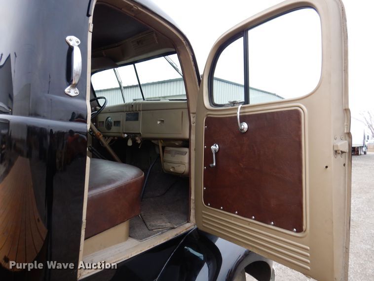 image for item KW9694 1947 Dodge WFMA38  flatbed truck