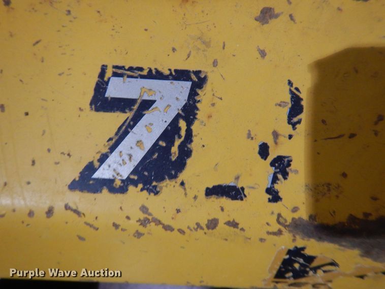 image for item KW9695 2016 Hustler Super Z  ZTR lawn mower