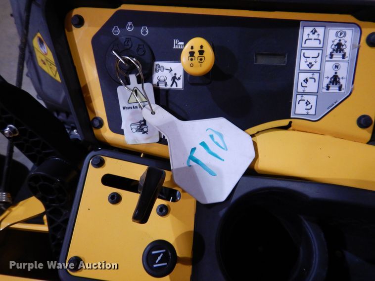 image for item KW9702 2019 Cub Cadet ZT2  ZTR lawn mower