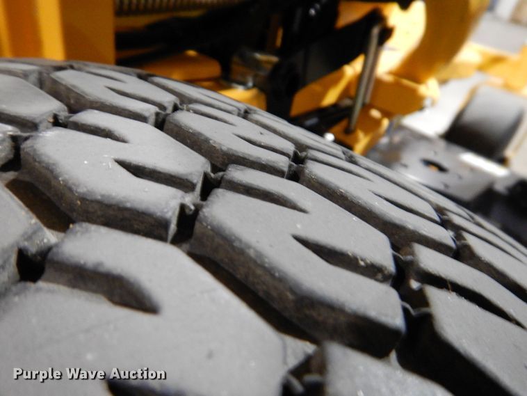 image for item KW9702 2019 Cub Cadet ZT2  ZTR lawn mower