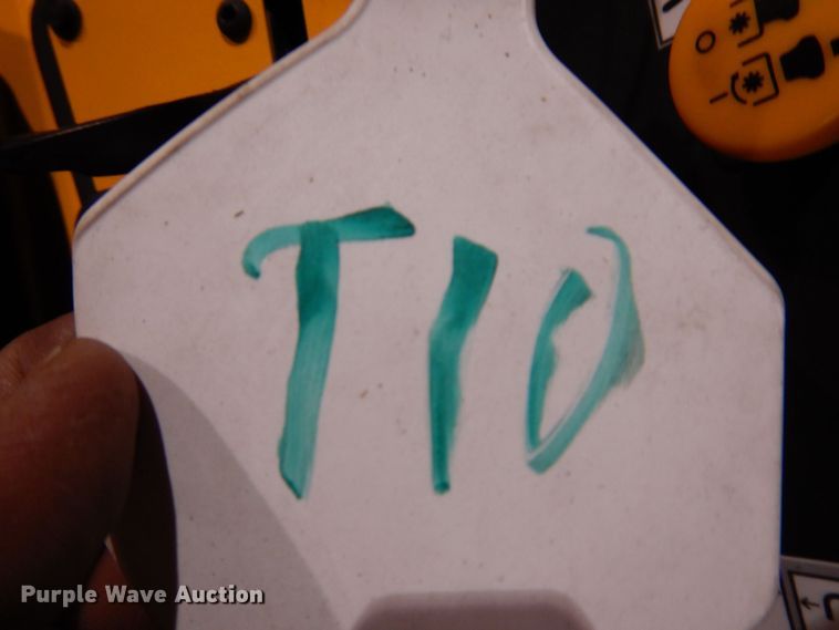 image for item KW9702 2019 Cub Cadet ZT2  ZTR lawn mower