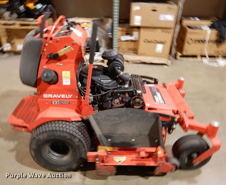 image for item KW9704 2016 Gravely Pro-Stance 52  ZTR lawn mower