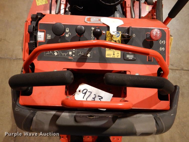 image for item KW9704 2016 Gravely Pro-Stance 52  ZTR lawn mower