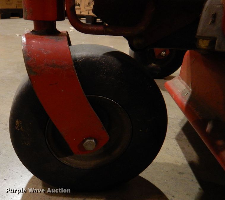 image for item KW9705 2017 Toro Grandstand  ZTR lawn mower