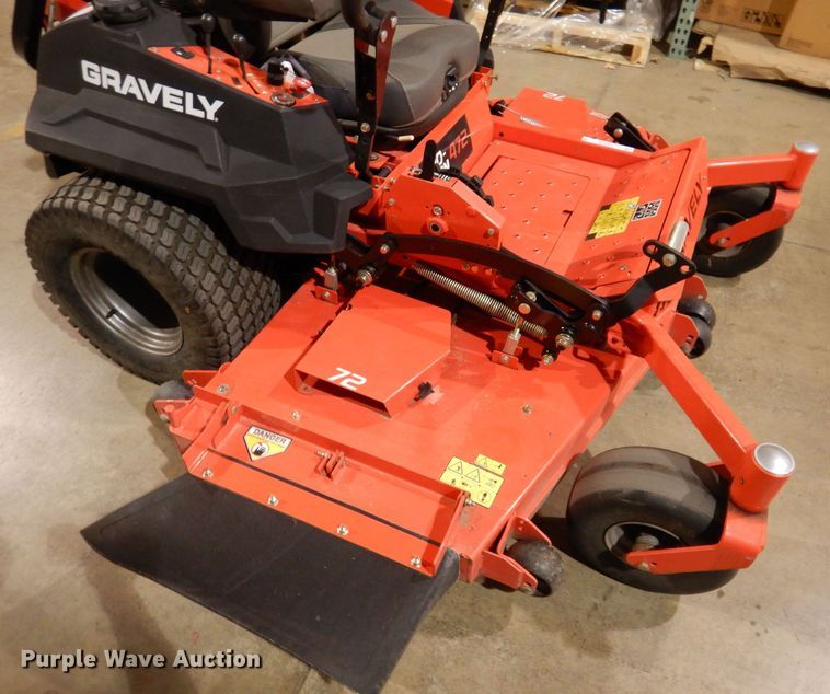 image for item KW9706 2016 Gravely Proturn 472  ZTR lawn mower