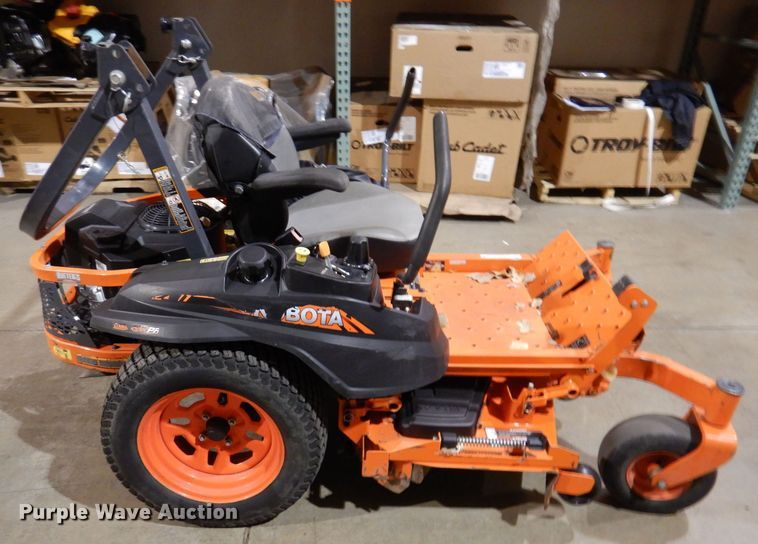 Kubota Z411 ZTR lawn mower in Urbandale, IA Item KW9713 sold Purple