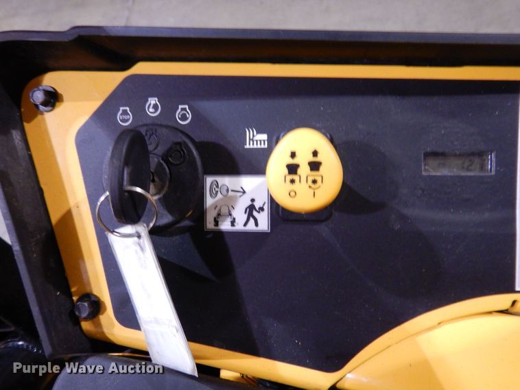 image for item KW9722 2022 Cub Cadet Ultima ZT2  ZTR lawn mower