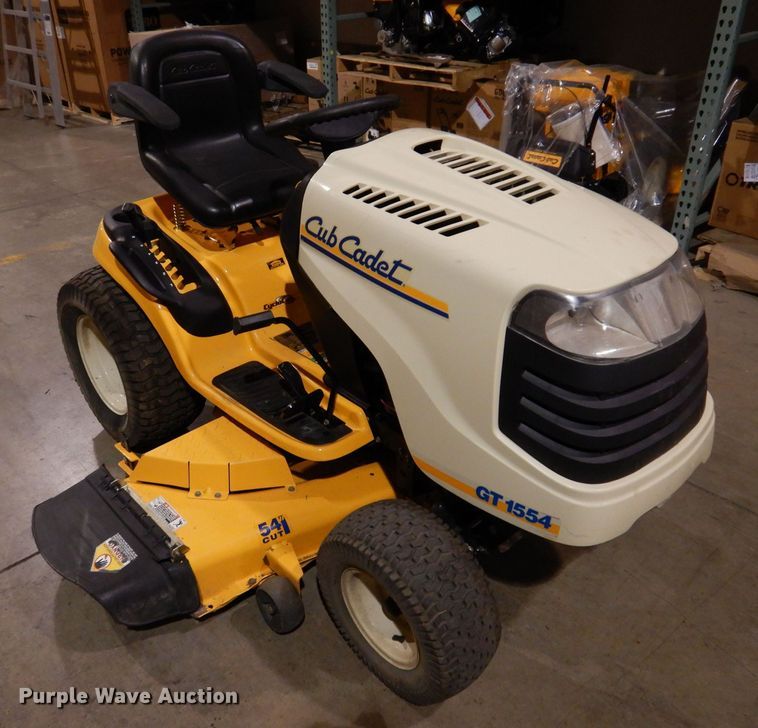 image for item KW9725 2007 Cub Cadet GT1554  lawn mower