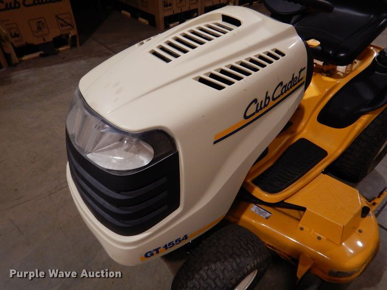 image for item KW9725 2007 Cub Cadet GT1554  lawn mower