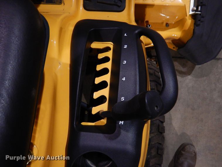 image for item KW9725 2007 Cub Cadet GT1554  lawn mower