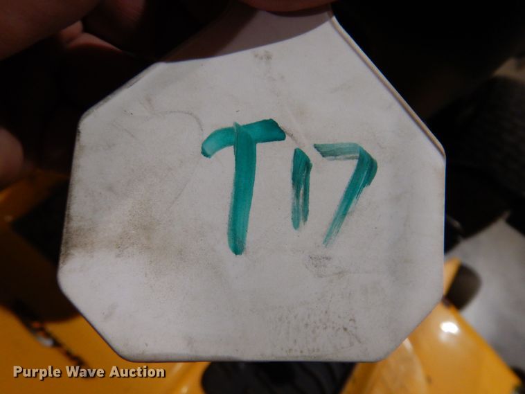 image for item KW9725 2007 Cub Cadet GT1554  lawn mower