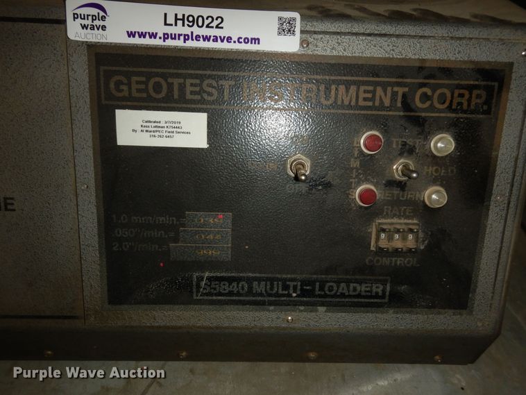 image for item LH9022 Geotest S5840  compression machine