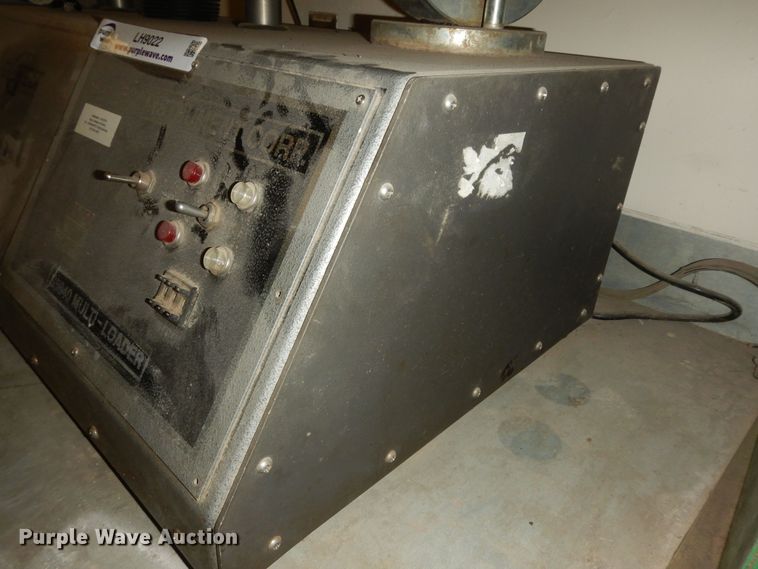 image for item LH9022 Geotest S5840  compression machine