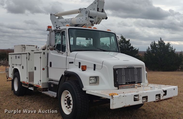 image for item LK9296 2002 Freightliner FL70  bucket truck
