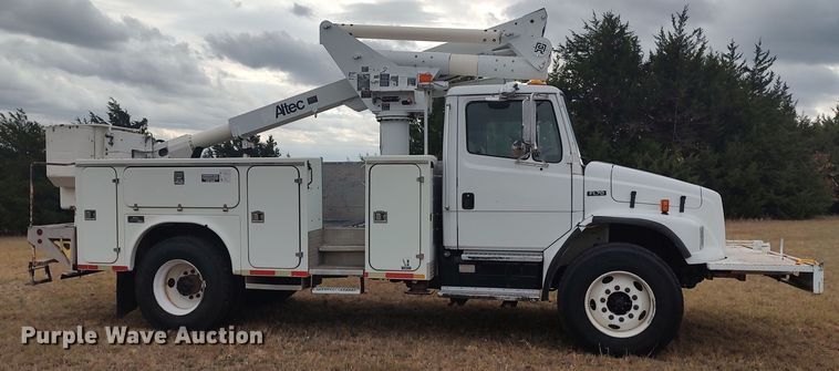 image for item LK9296 2002 Freightliner FL70  bucket truck