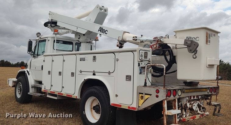 image for item LK9296 2002 Freightliner FL70  bucket truck