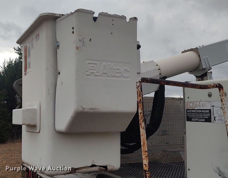 image for item LK9296 2002 Freightliner FL70  bucket truck