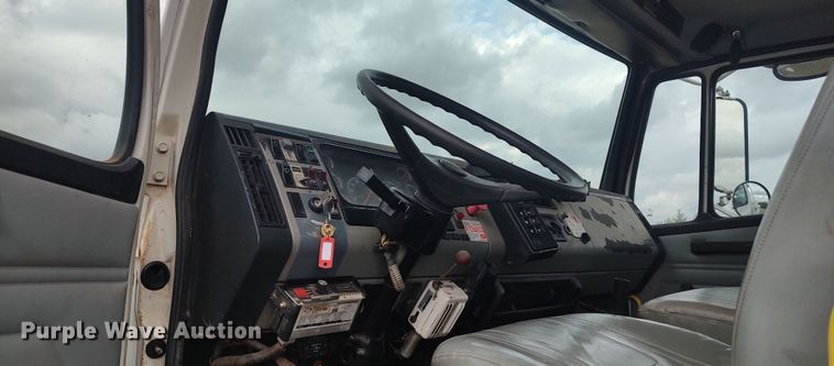 image for item LK9296 2002 Freightliner FL70  bucket truck